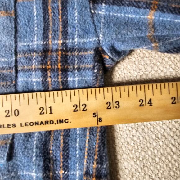 BKE Boyfriend Thick but Soft Boxy Fit Button Up Flannel Lg PTP 23 Length 26 - Picture 9 of 10